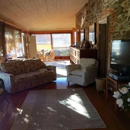 Holiday home The Coach House On River And Park *