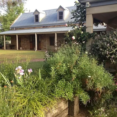 The Coach House On River And Park *