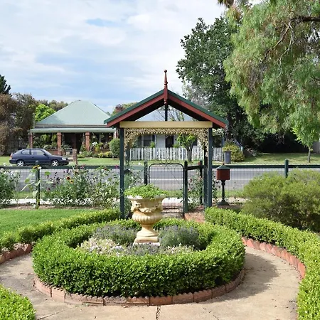 Avoca House - Gorgeous Federation Holiday home *
