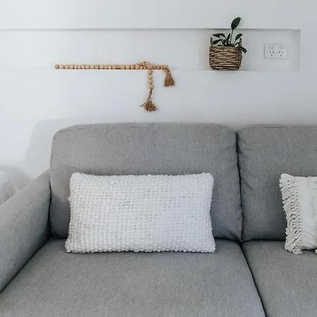 Guest house On Lewis Tiny House Mudgee