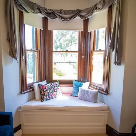 Avoca House - Gorgeous Federation Holiday home