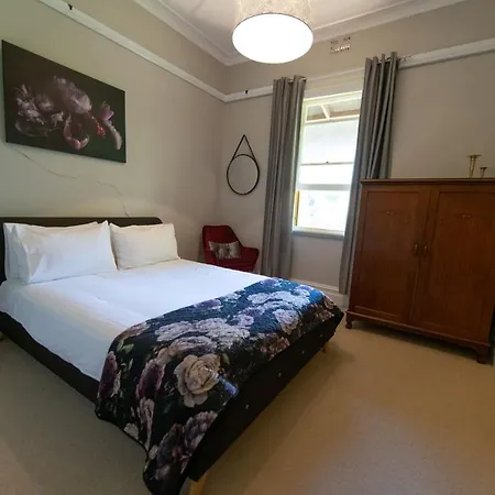 Avoca House - Gorgeous Federation Holiday home *
