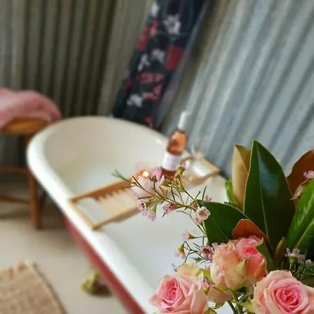 Samuels C1860 - In The Heart Of Holiday home