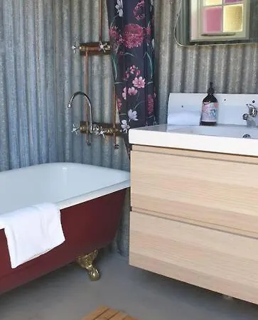 Samuels C1860 - In The Heart Of Holiday home
