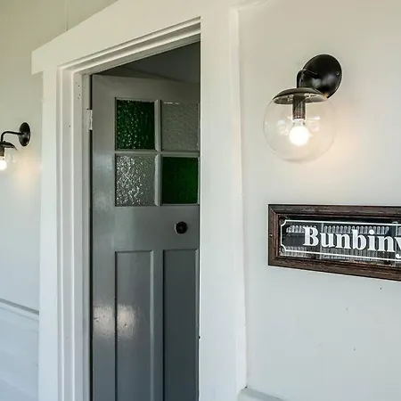 Holiday home Sunny Federation Charm In At Bunbinya *