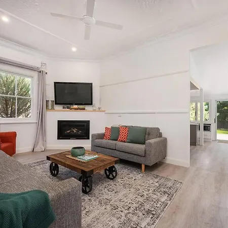 Sunny Federation Charm In At Bunbinya Holiday home