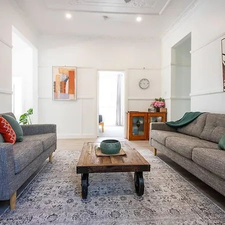 Holiday home Sunny Federation Charm In At Bunbinya *