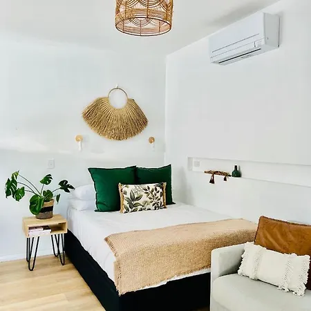 Guest house On Lewis Tiny House Mudgee