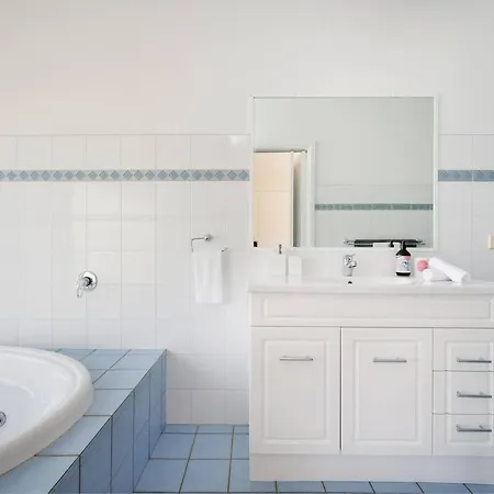'orana Grove' Reset At A Vineyard Getaway Holiday home Mudgee