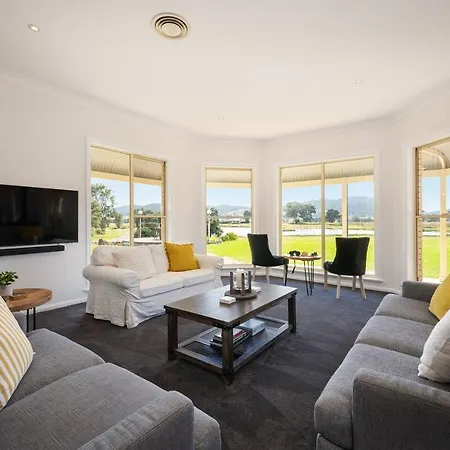 'orana Grove' Reset At A Vineyard Getaway Holiday home