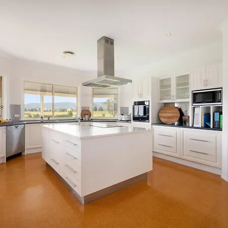 'orana Grove' Reset At A Vineyard Getaway Mudgee
