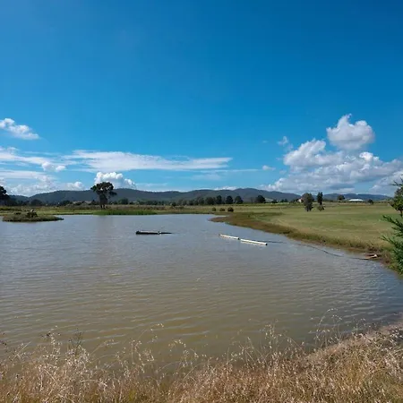 'orana Grove' Reset At A Vineyard Getaway Holiday home