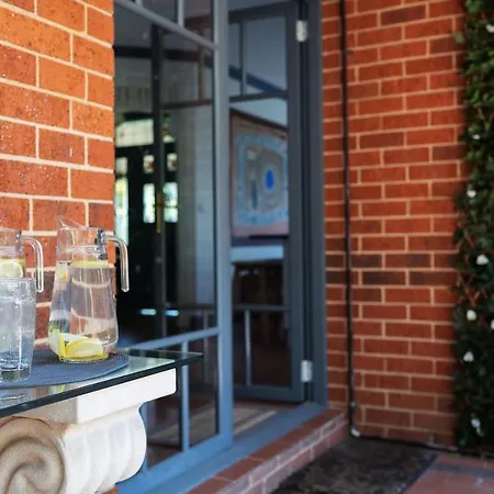 Cavalo - Explore Wine Country From Art-filled Family *