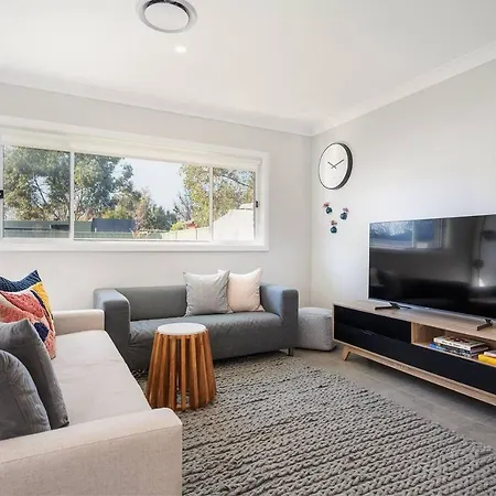'huxley House' An Elegant Retreat With Backyard * Mudgee