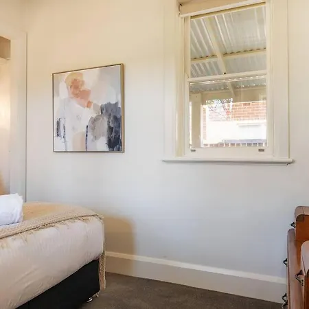 'micah House' A Art Deco Hideaway