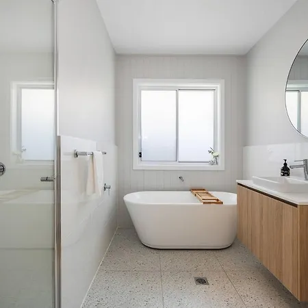 Holiday home 'huxley House' An Elegant Retreat With Backyard