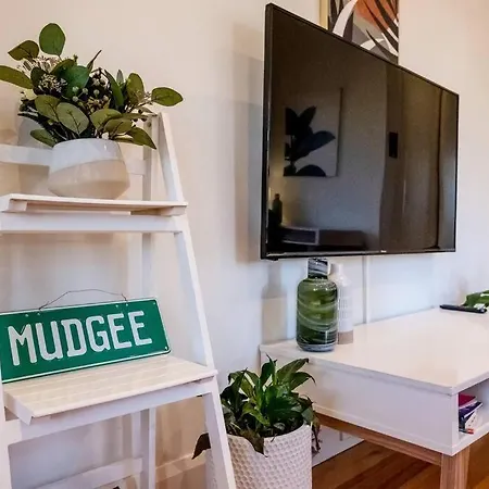 'micah House' A Art Deco Hideaway Holiday home Mudgee