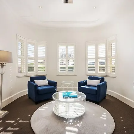 'micah House' A Art Deco Hideaway