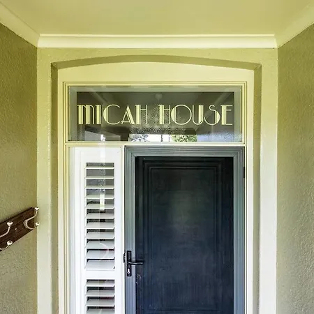 'micah House' A Art Deco Hideaway *