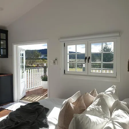 Dangerfield Oaks Boutique Cottage's Farm stay *
