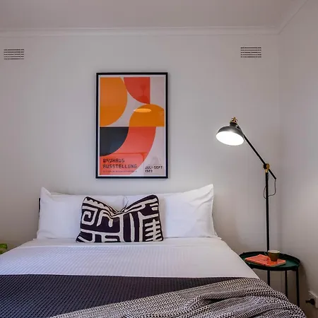 'mudgee Burrow' A Stylish Family *