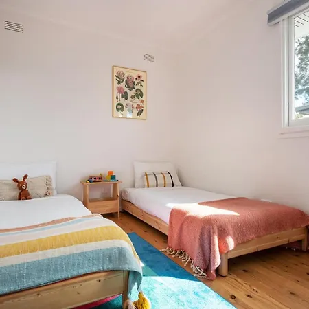 'mudgee Burrow' A Stylish Family Holiday home