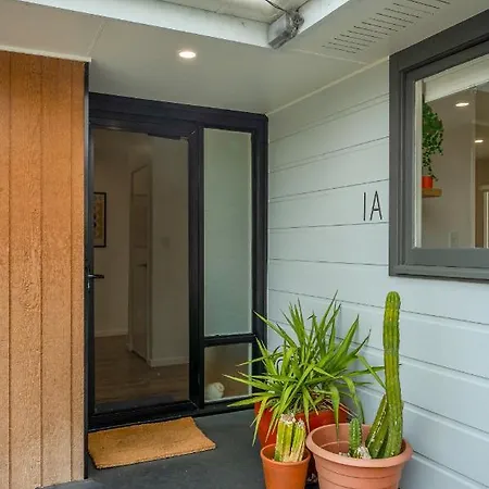 'mudgee Burrow' A Stylish Family * Mudgee