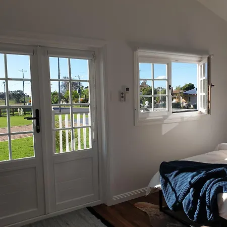 Dangerfield Oaks Boutique Cottage's Mudgee