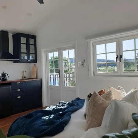 Farm stay Dangerfield Oaks Boutique Cottage's