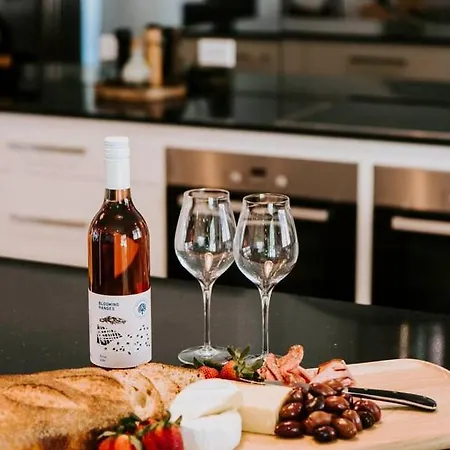 Holiday home 'omaroo' Homestead Escape Amongst Rolling Hills Mudgee