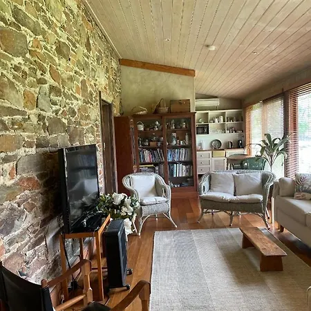 Holiday home The Coach House On River And Park