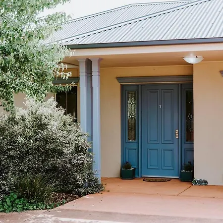 Nikki's On Market St - A Country Abode