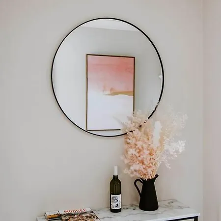 Gladstone Blush - Premium Comfort In Mudgee's Heart *