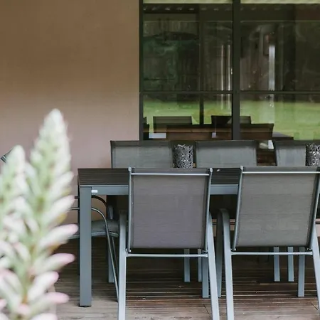 Gladstone Blush - Premium Comfort In Mudgee's Heart Holiday home