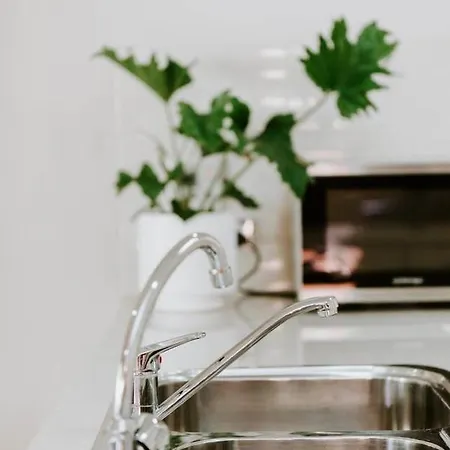 Gladstone Blush - Premium Comfort In Mudgee's Heart Holiday home