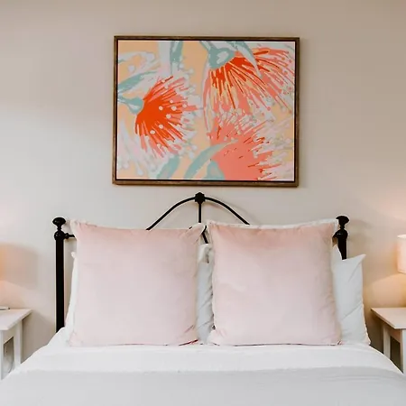 Holiday home Gladstone Blush - Premium Comfort In Mudgee's Heart *