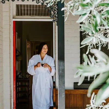 Riddell - A Federation Hideaway In Town Holiday home