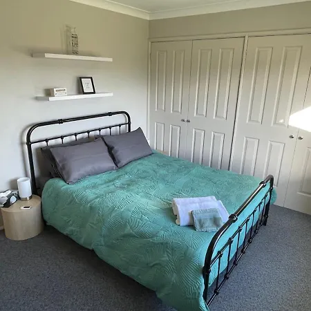 Holiday home Comfortable 2-bedroom In - Rest Easy