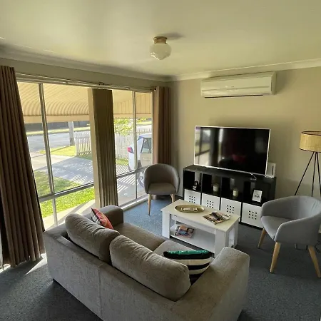Holiday home Comfortable 2-bedroom In - Rest Easy *