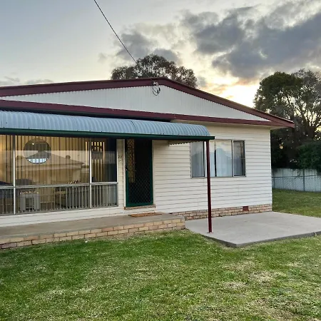 Holiday home Comfortable 2-bedroom In - Rest Easy *