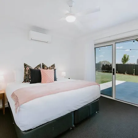 Holiday home Helvetia - Modern Comfort Meets Country Convenience Mudgee