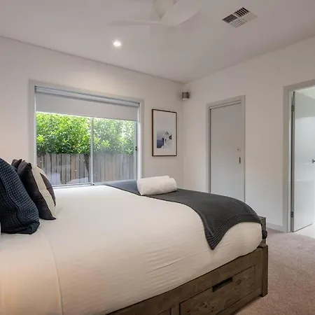 Luxury Meets Modern Along Cudgegong River Holiday home