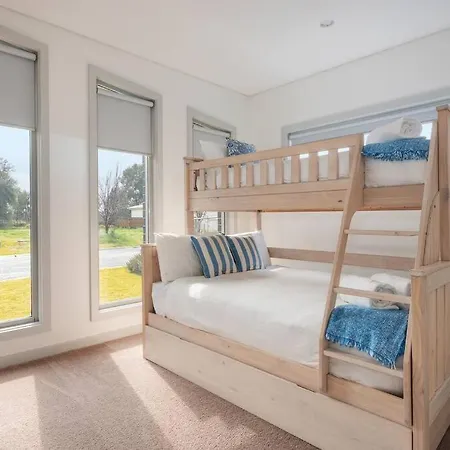 Luxury Meets Modern Along Cudgegong River Holiday home *