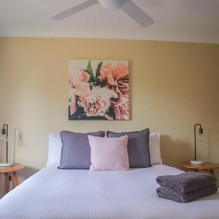On Horatio Apartment *