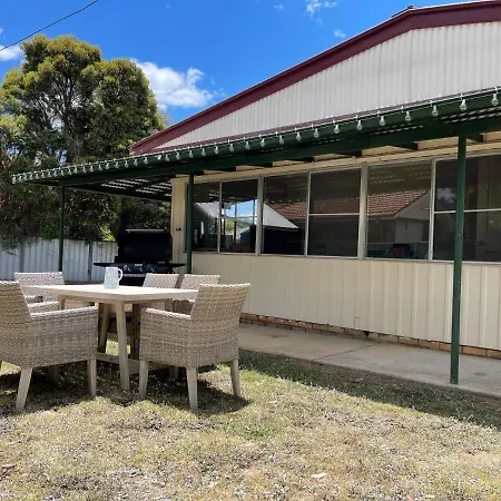 Comfortable 2-bedroom In - Rest Easy Holiday home Mudgee
