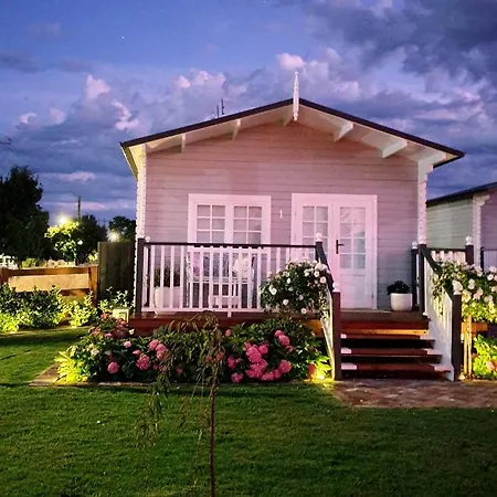 Farm stay Dangerfield Oaks Boutique Cottage's *