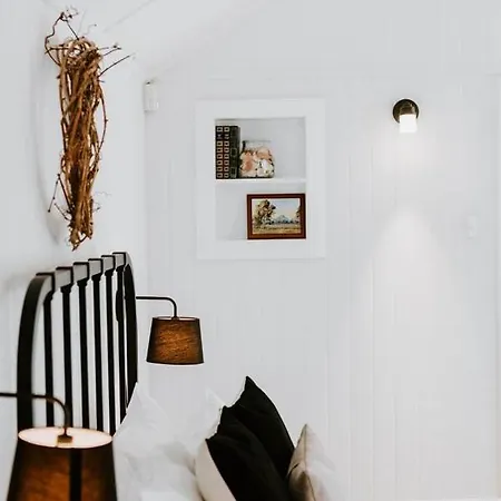 The Annex - A Cosy Couples Retreat In Heart Of Town