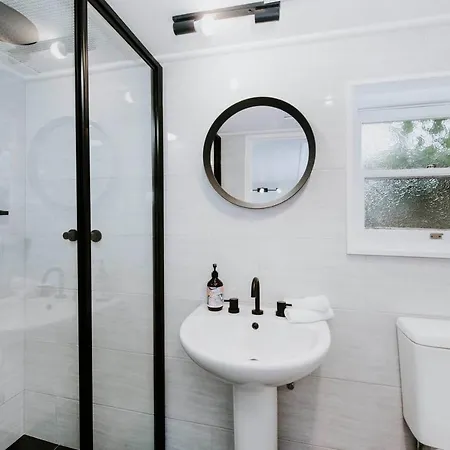 The Annex - A Cosy Couples Retreat In Heart Of Town