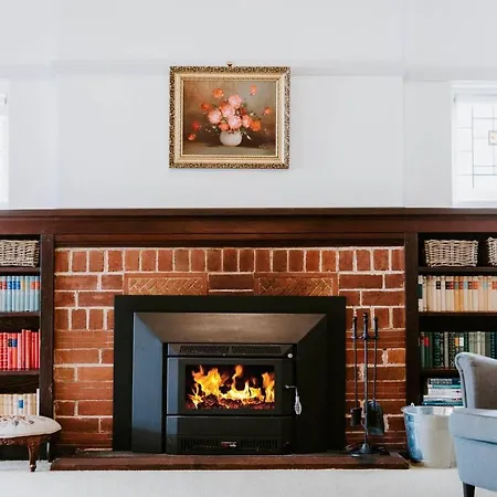 Holiday home Mortimer - A Pool Oasis In Heart Of Mudgee