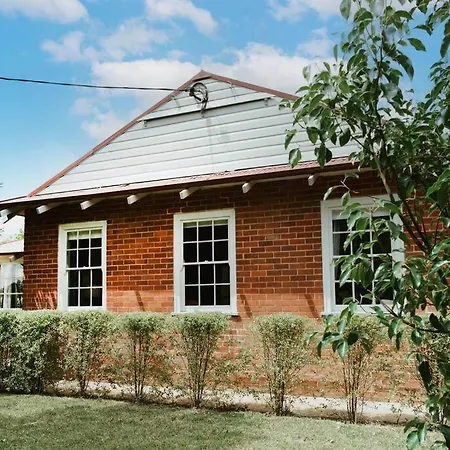 Holiday home 'mortimer Gardens' Country Charm In The Heart Of